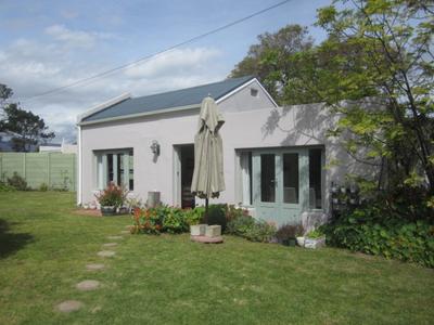 Cottage For Rent in Somerset West, Somerset West